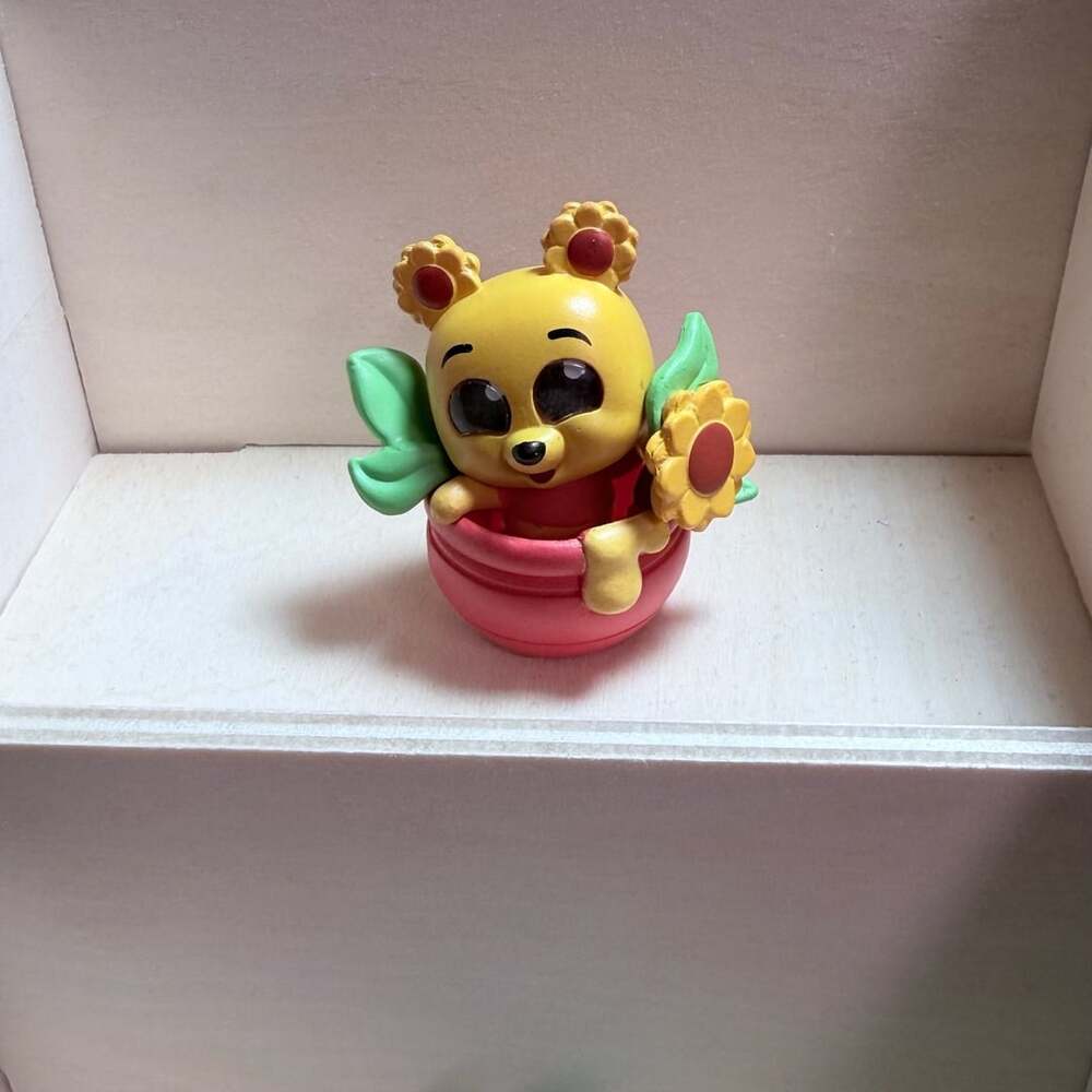 Disney Doorables Winnie the Pooh In Full Bloom Figure